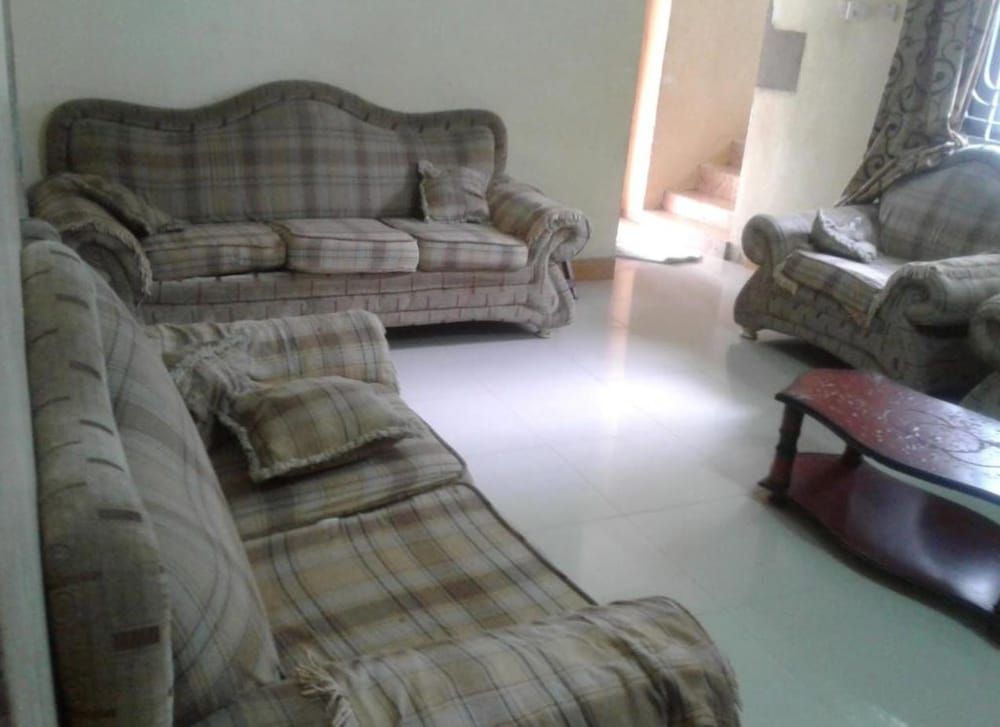 JJ&JE Family House - Hostel