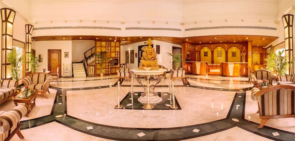 KK Royal Hotel & Convention Centre 2