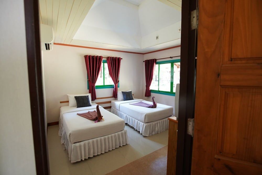 Ko Kut Ao Phrao Beach Resort 2