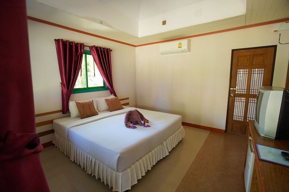 Ko Kut Ao Phrao Beach Resort 3