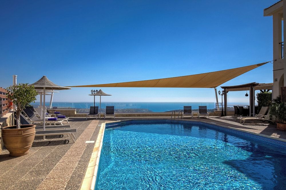 Hill View Restaurant & Apartments