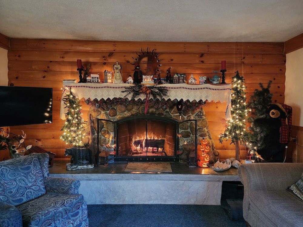 Covered Bridge Riverview Lodge 3