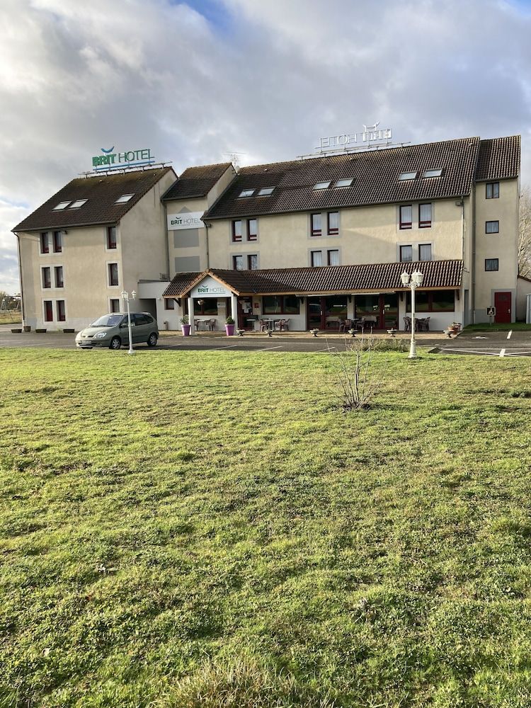 Brit Hotel Essentiel Moulins Avermes 2 estrelas em Moulins