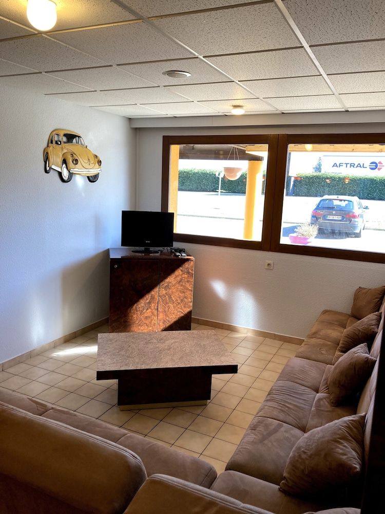 Brit Hotel Essentiel Moulins Avermes 3