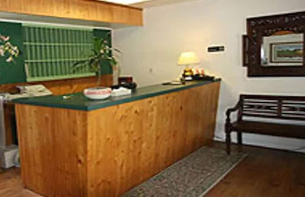 Community Court Motel 2