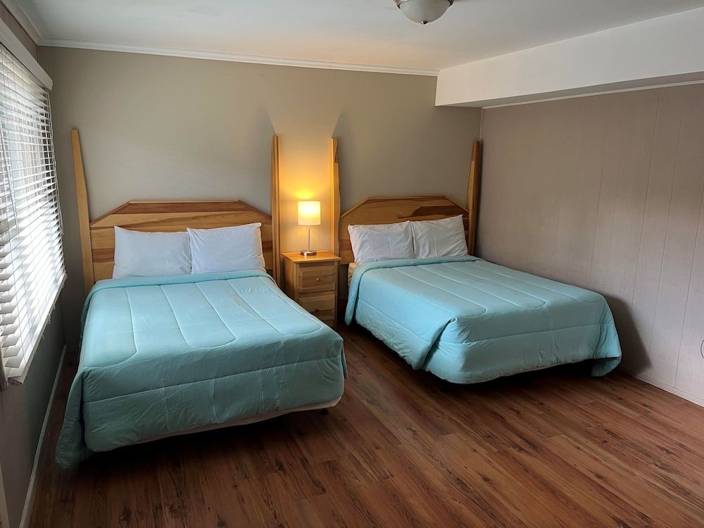 Community Court Motel 3