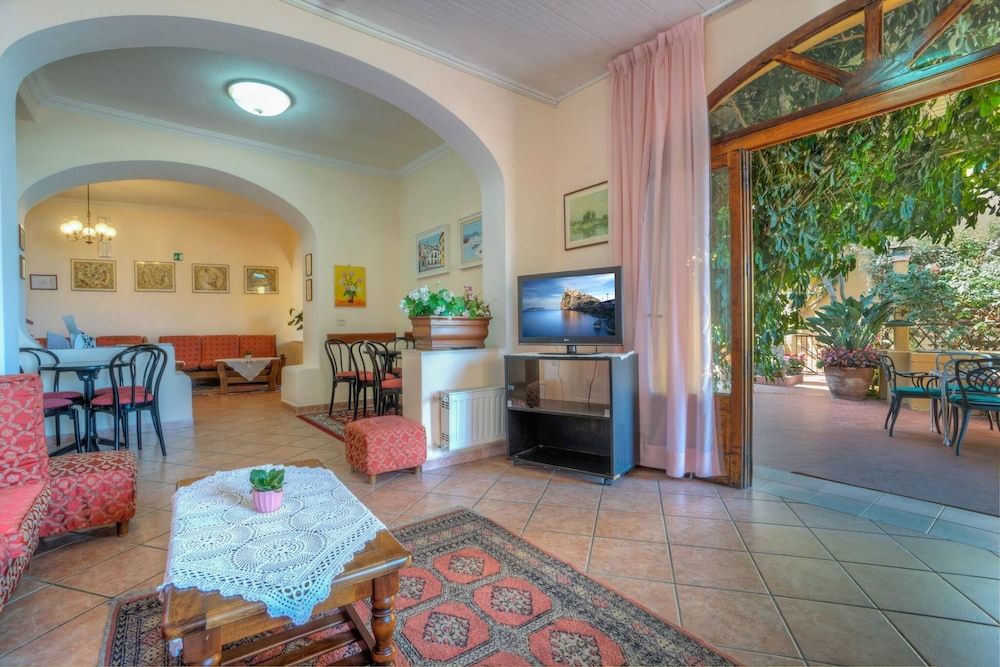 Hotel Pensione Monti 2