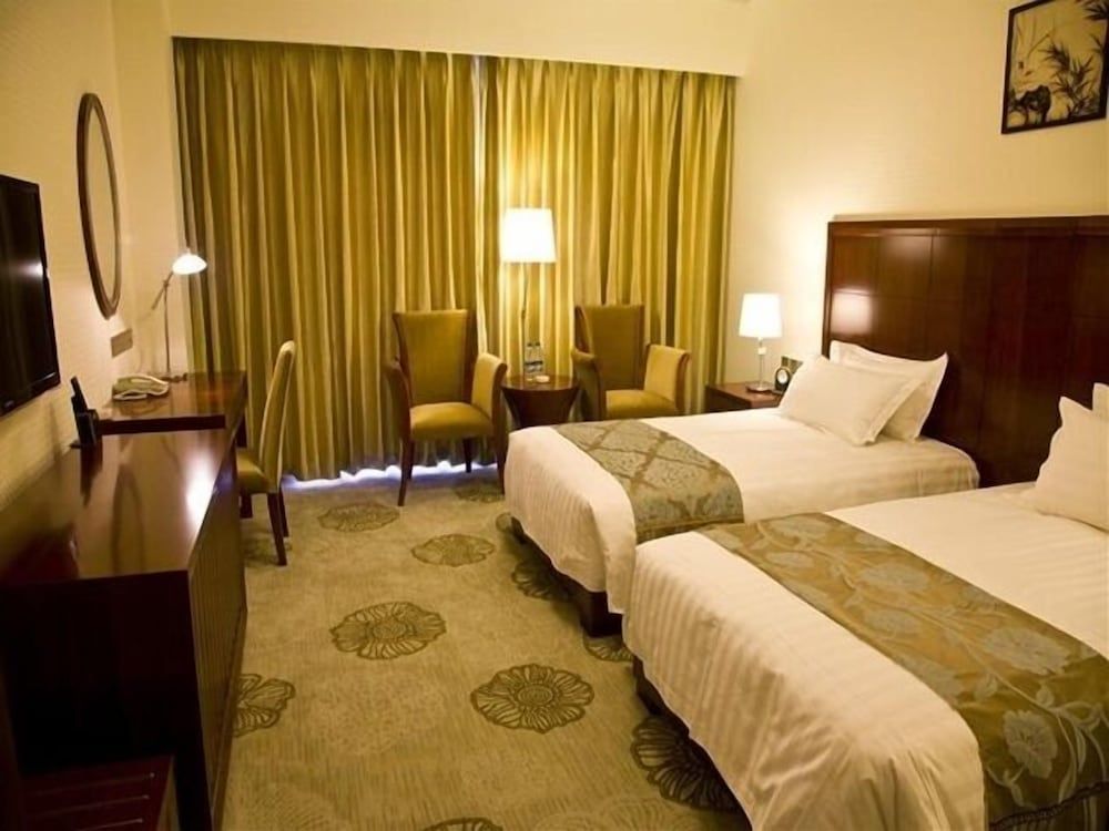 Qian'an Jin Jiang Hotel 3