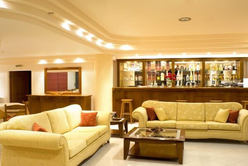 Hiona Holiday Hotel 3