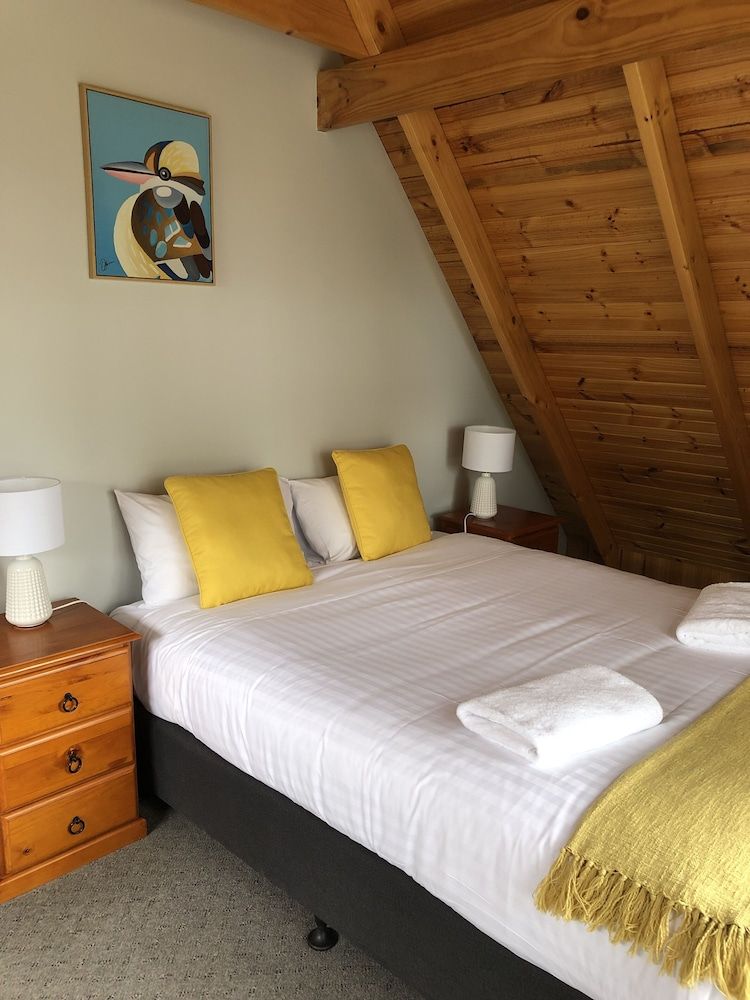 Four Seasons Waterfront Villas 2