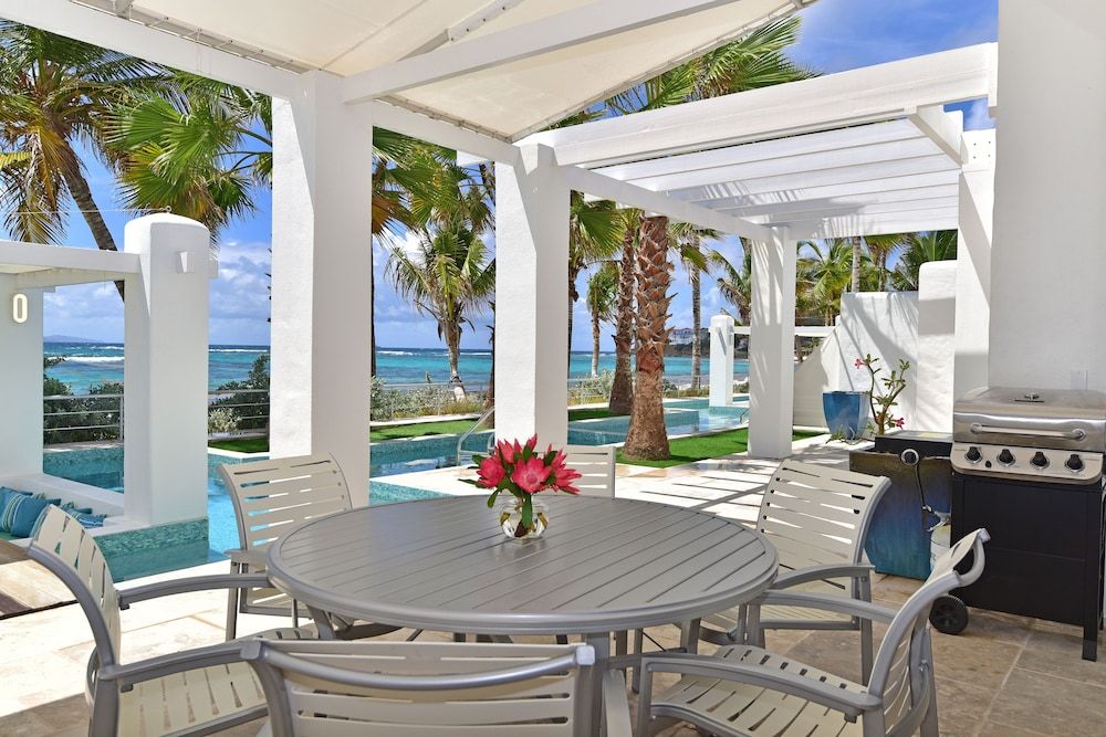 Coral Beach Club Villas & Marina