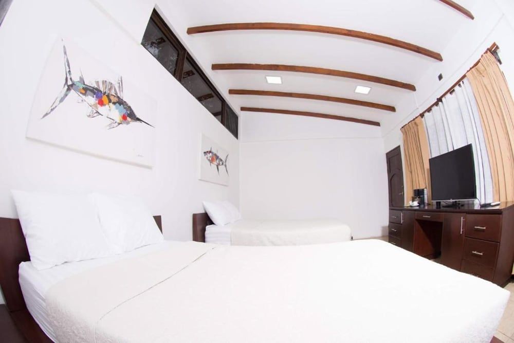 Café de Playa Beach Front Hotel 3