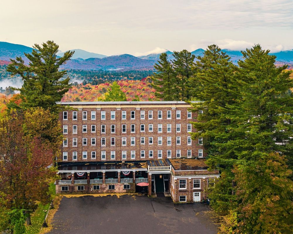 The Pines Inn Lake Placid -1 estrelas em Lake Placid