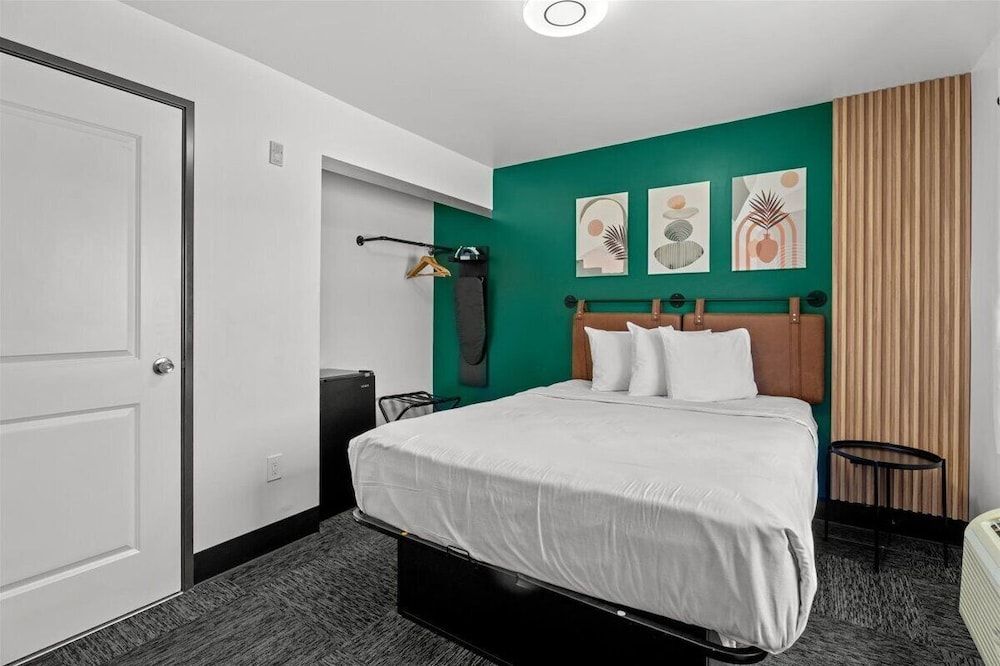 Le Bon Hotel Hollywood 3