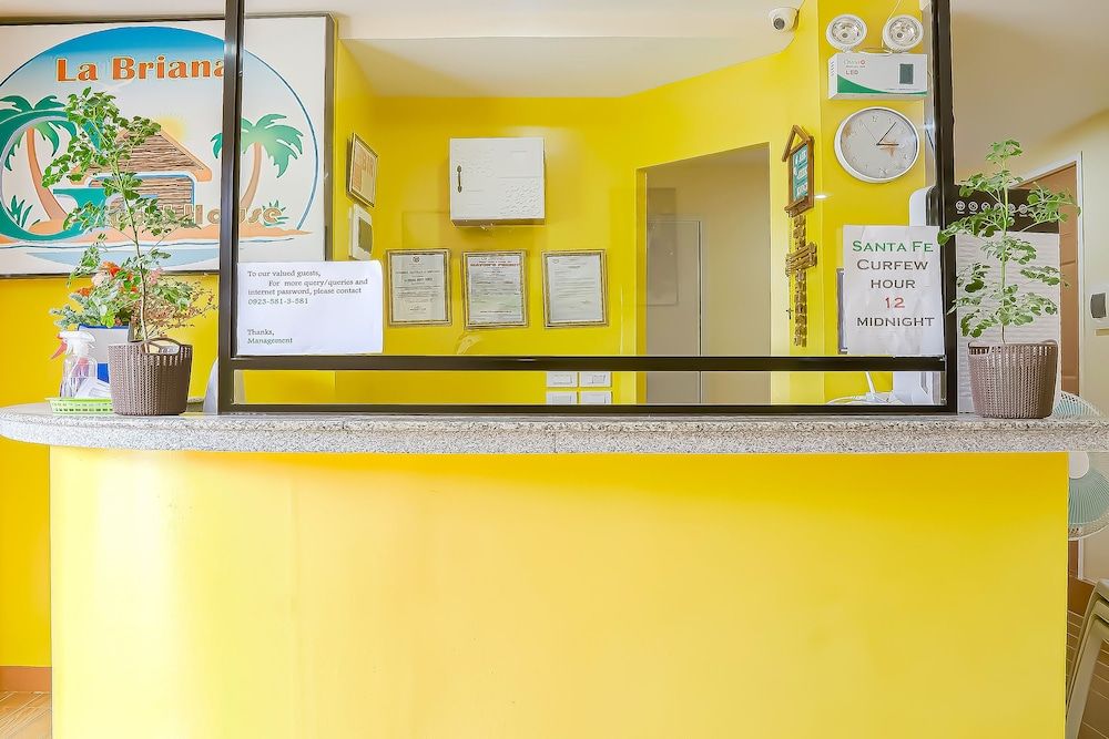 OYO 592 La Briana Guest House 3