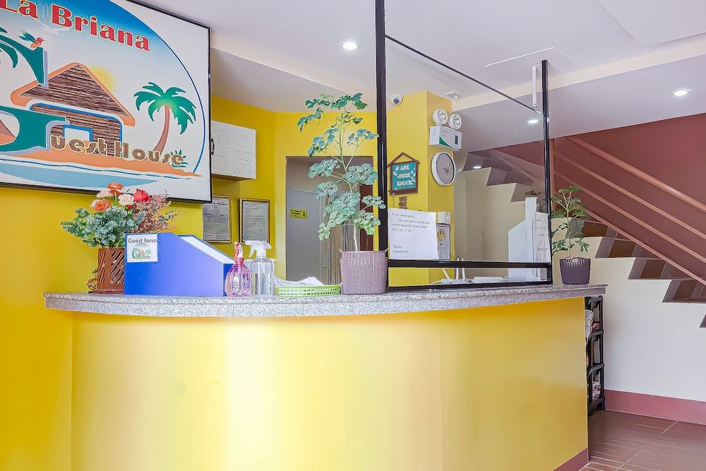 OYO 592 La Briana Guest House 2