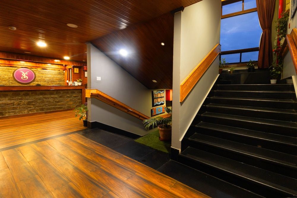 Sumitel Hotel 500 meters from Mall Road 2