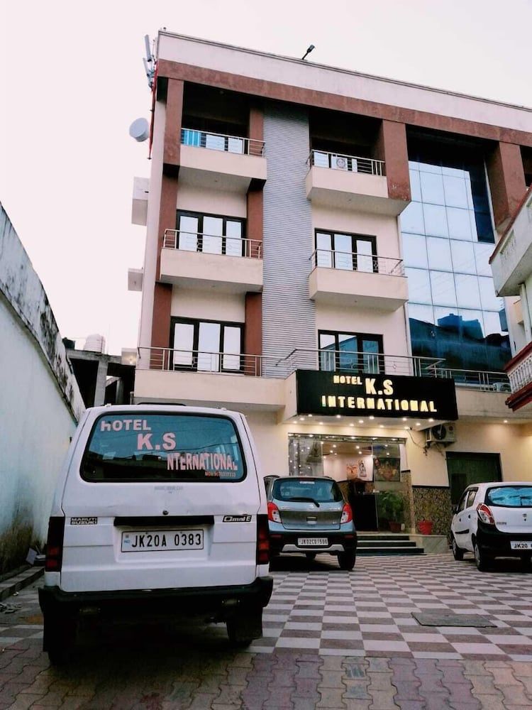 Hotel KS International -1 estrellas en Katra