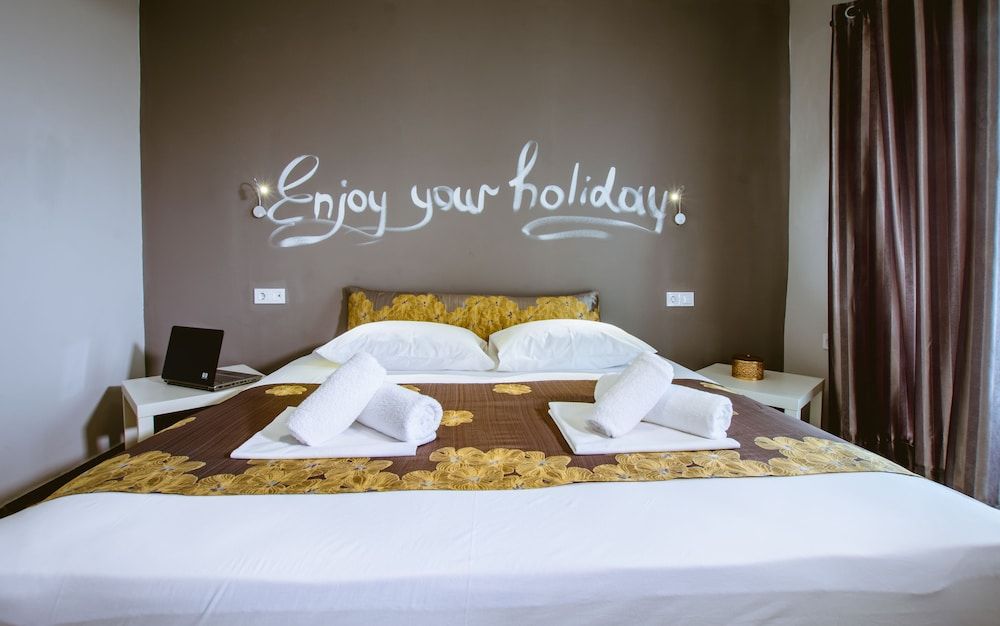 Gregory Comfort Hotel 3