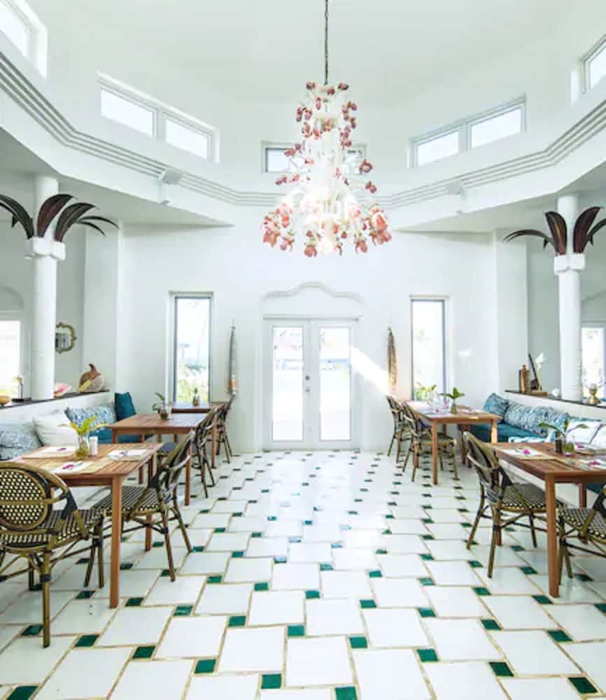 La Bougainvillea Hotel and Villas 3