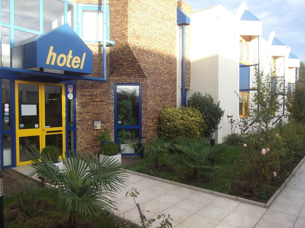 Rev'Hotel Coignières