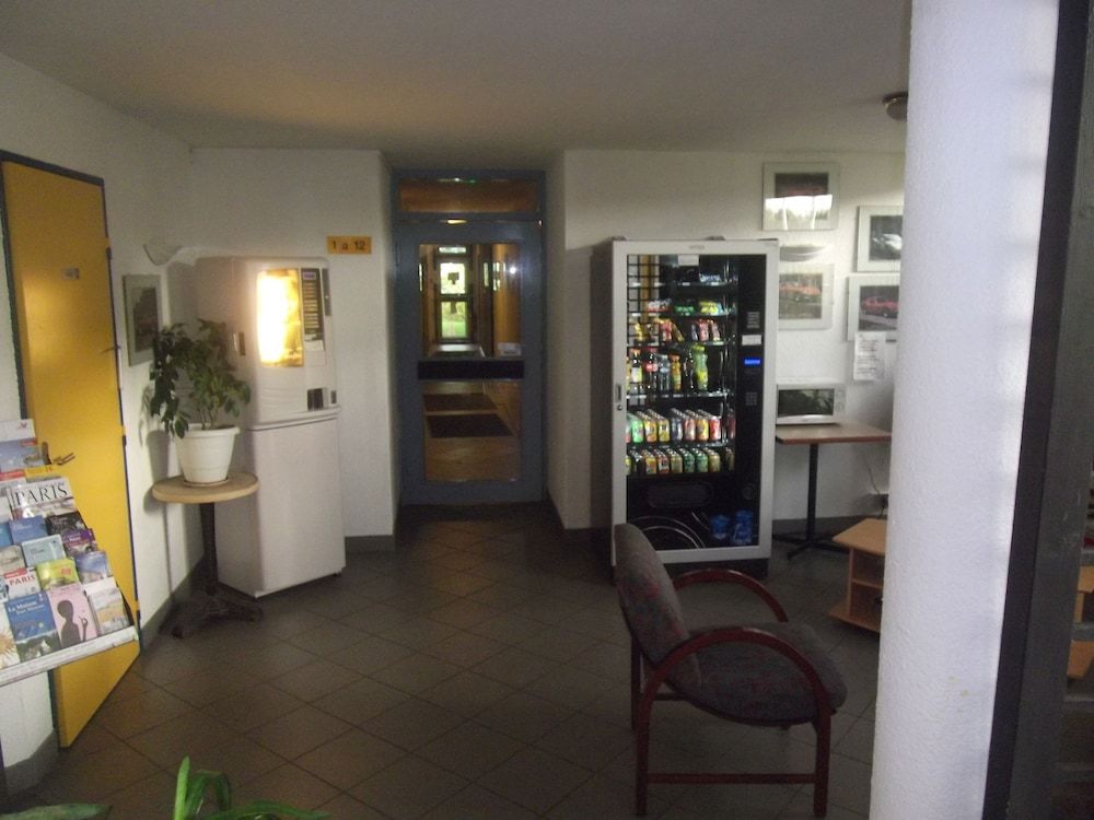 Rev'Hotel Coignières 2