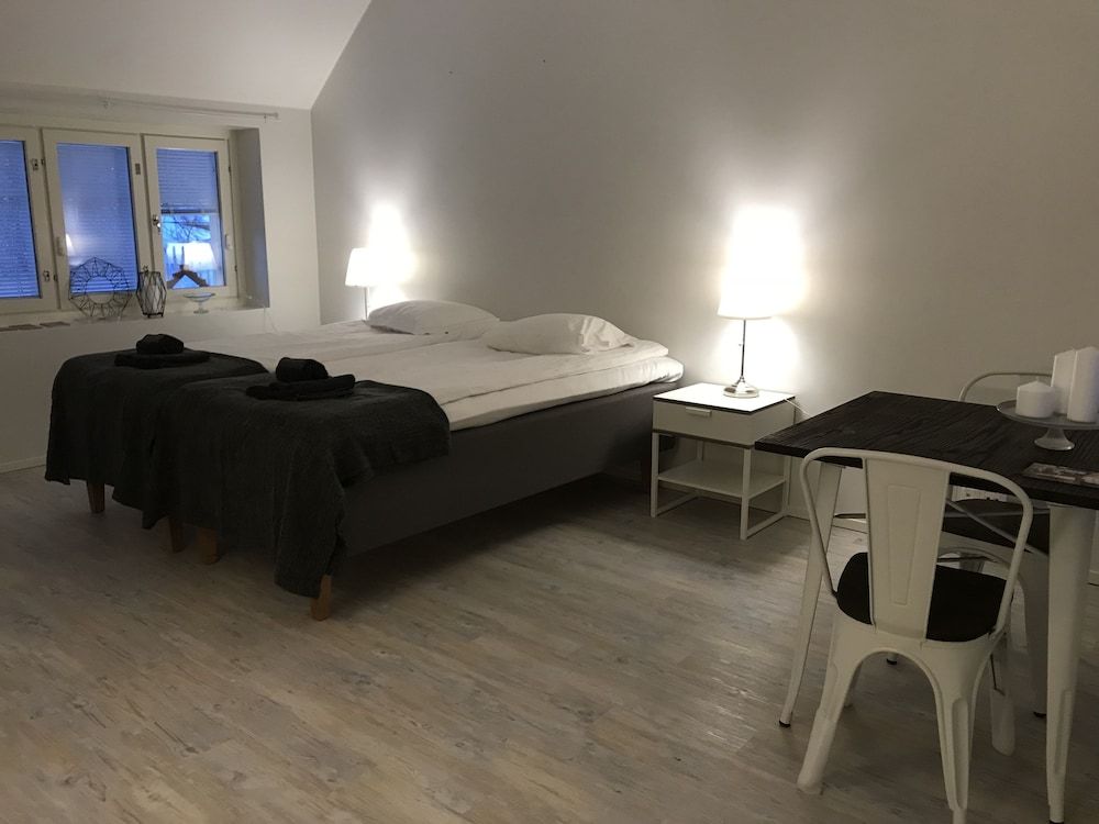 Green Door Apartments 3