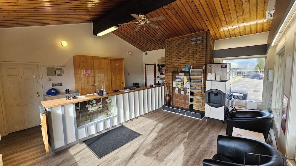 Camelot Court Motel 2