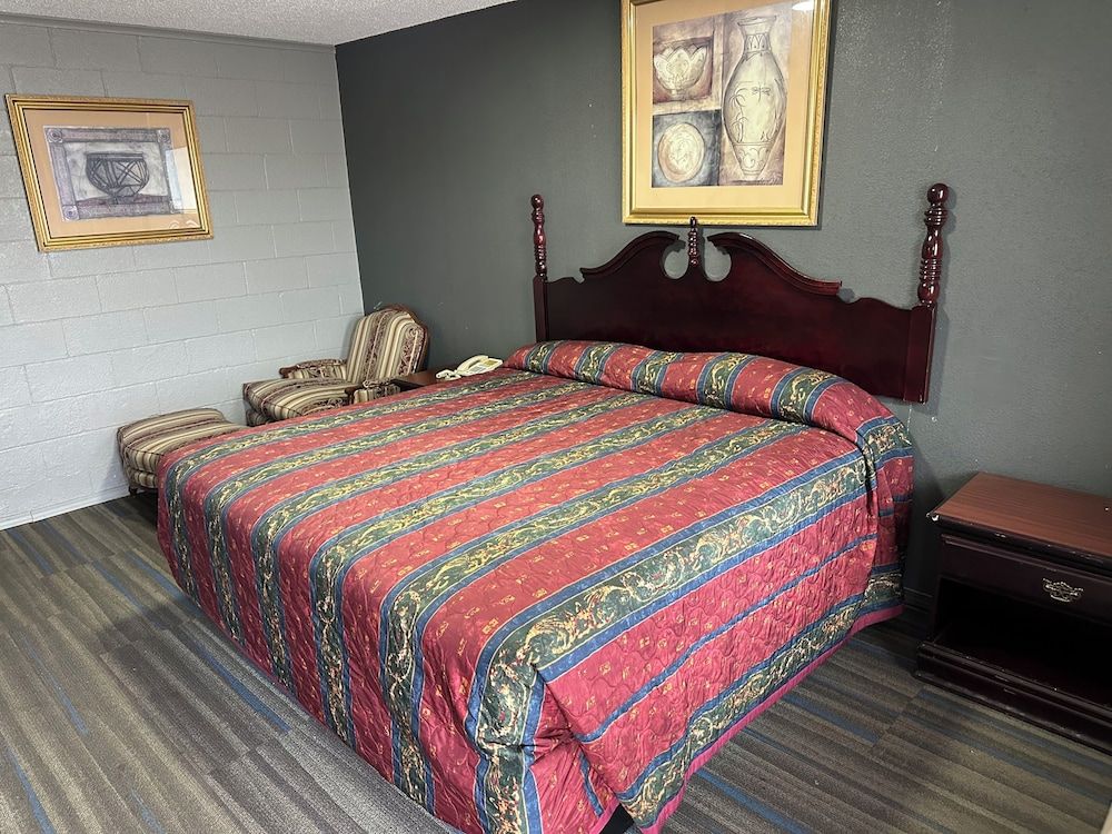 Interstate Inn Express 2