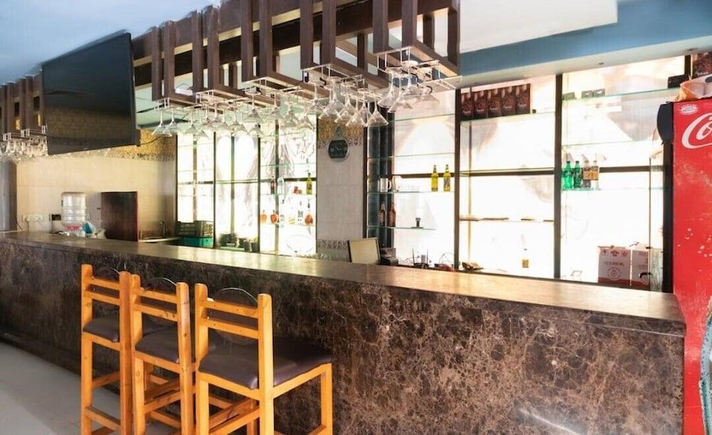 Hotel Vassi Palaze 3 estrelas em Singapperumālkovil