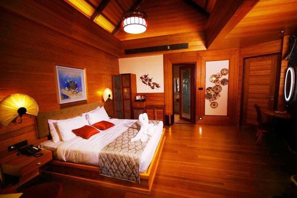 Sandyy Wavess Beach Resort 3