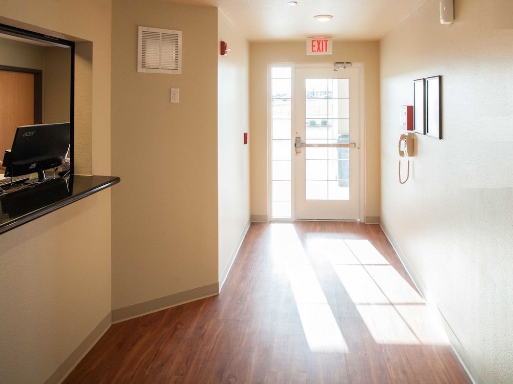 WoodSpring Suites Kansas City Lenexa 2