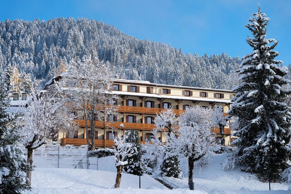 Villars Lodge