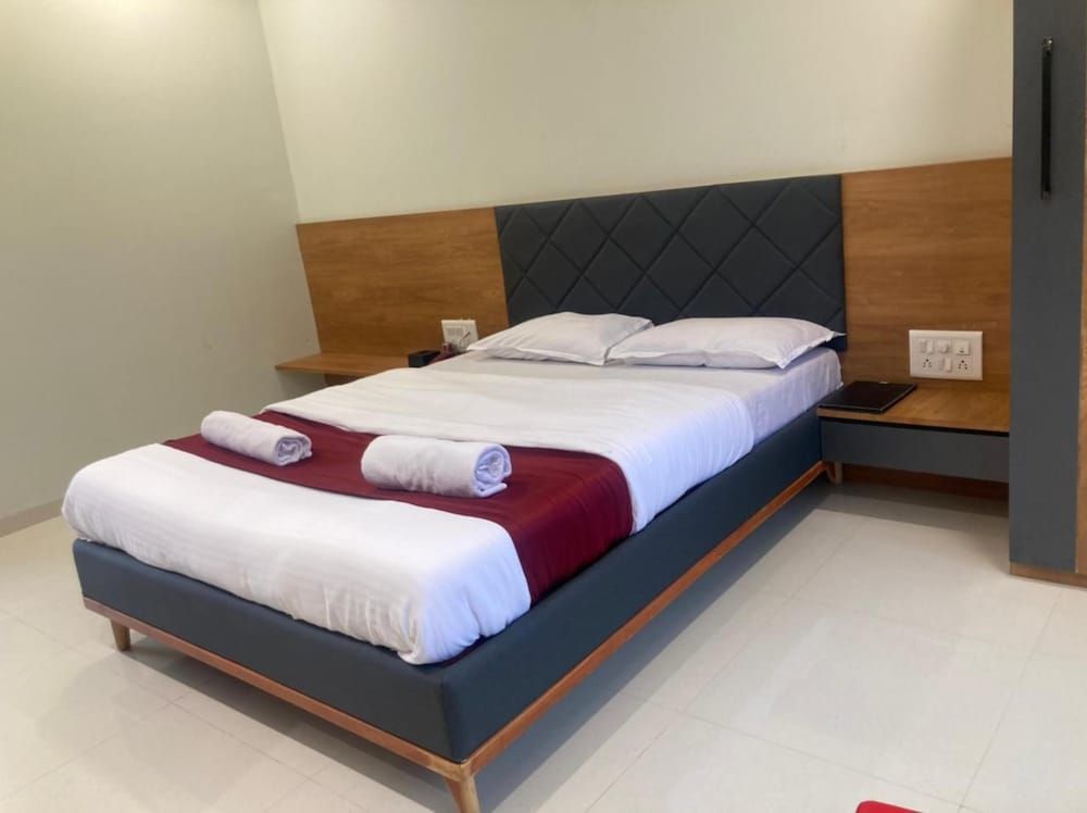 Lotus The Lake view Resort