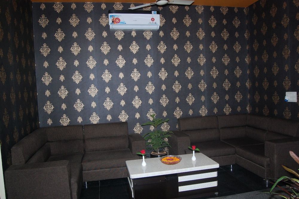 KV Hotel & Restaurant 3