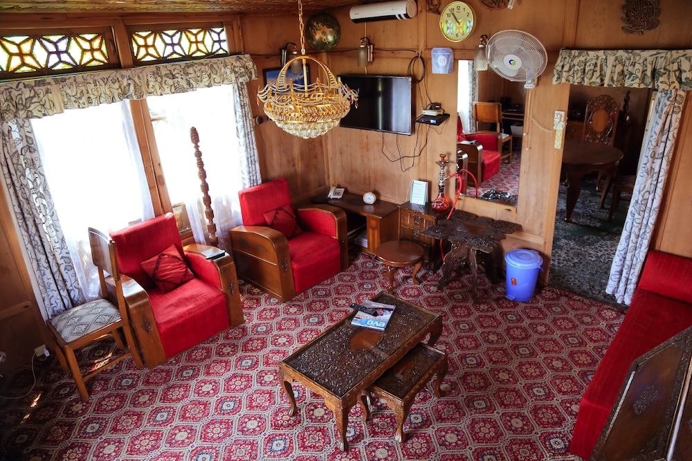 Houseboat Zaindari Palace 3