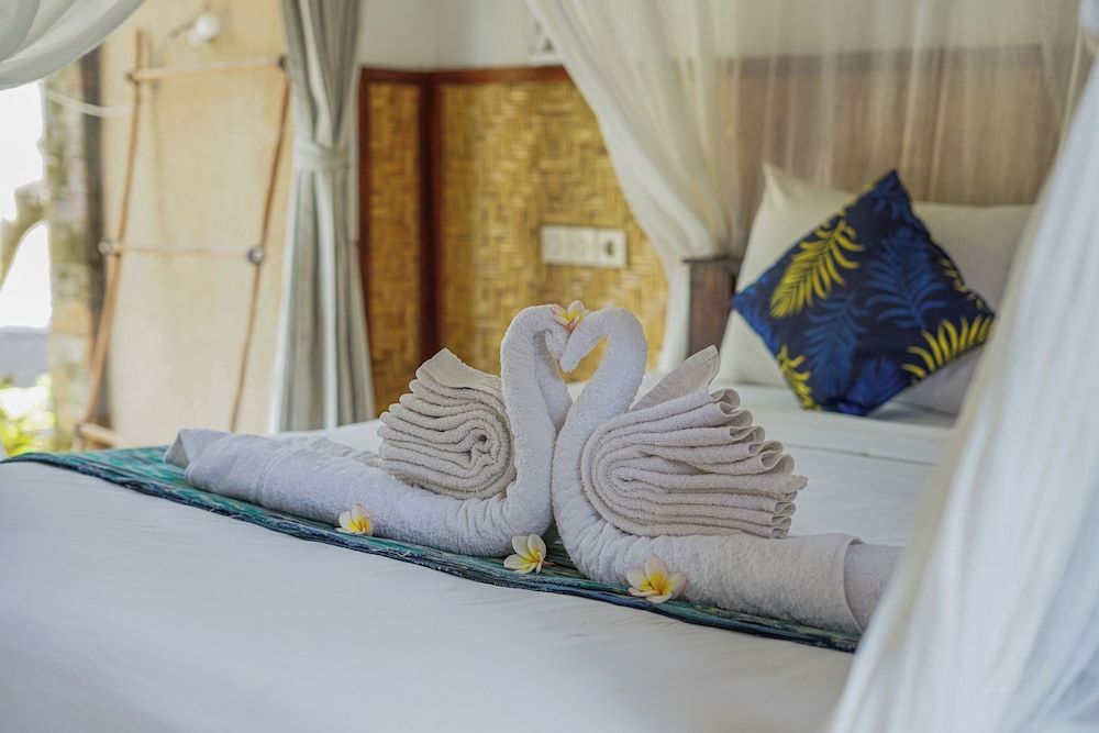 Made Taro Menjangan Homestay 3