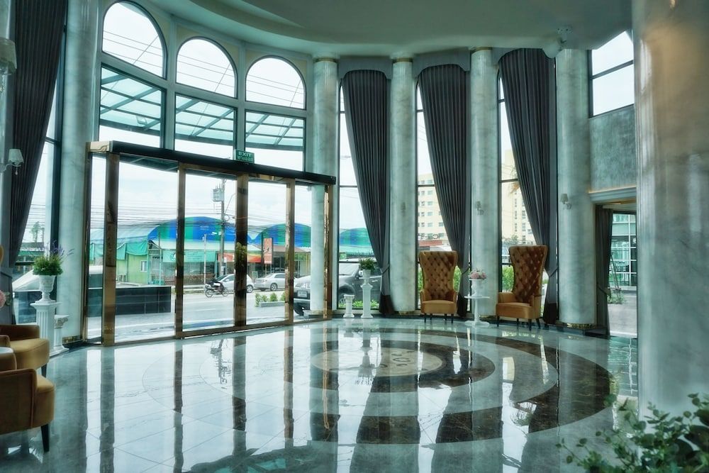 The Green View Hotel 2