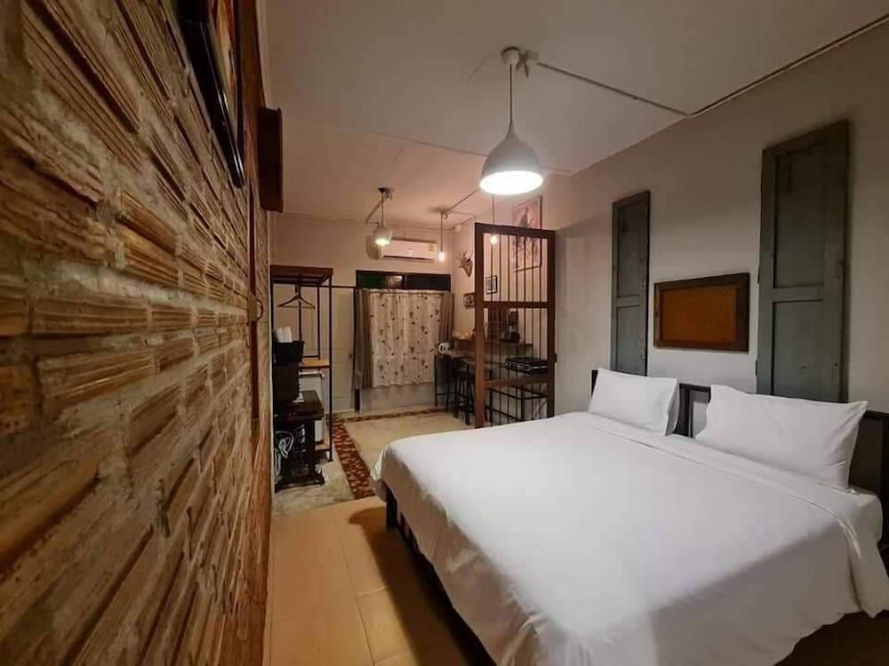 Baan Hotelier Resort