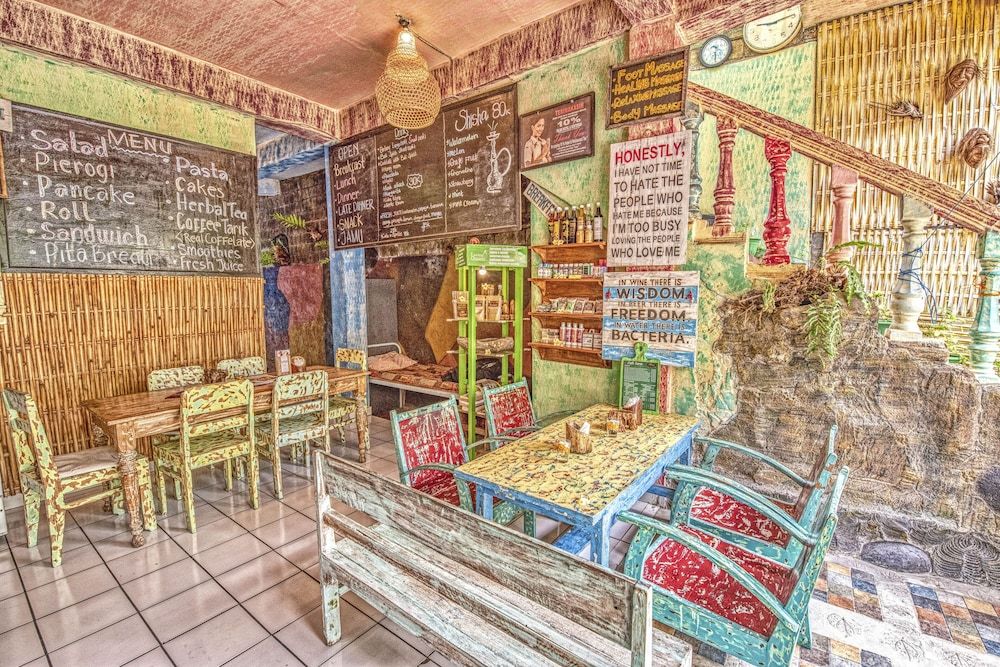 Lovina Central Hostel 2