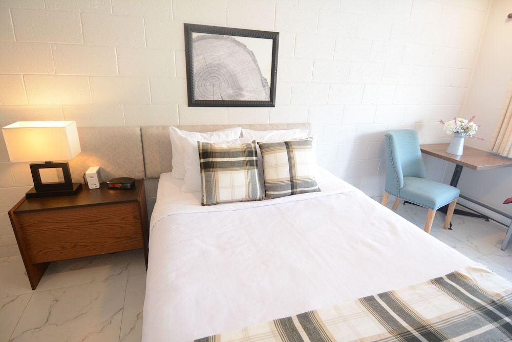 Christina Lake Motel and RV Park