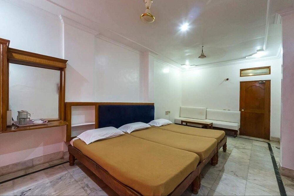 Iroomz Shanbhag Towers International 3