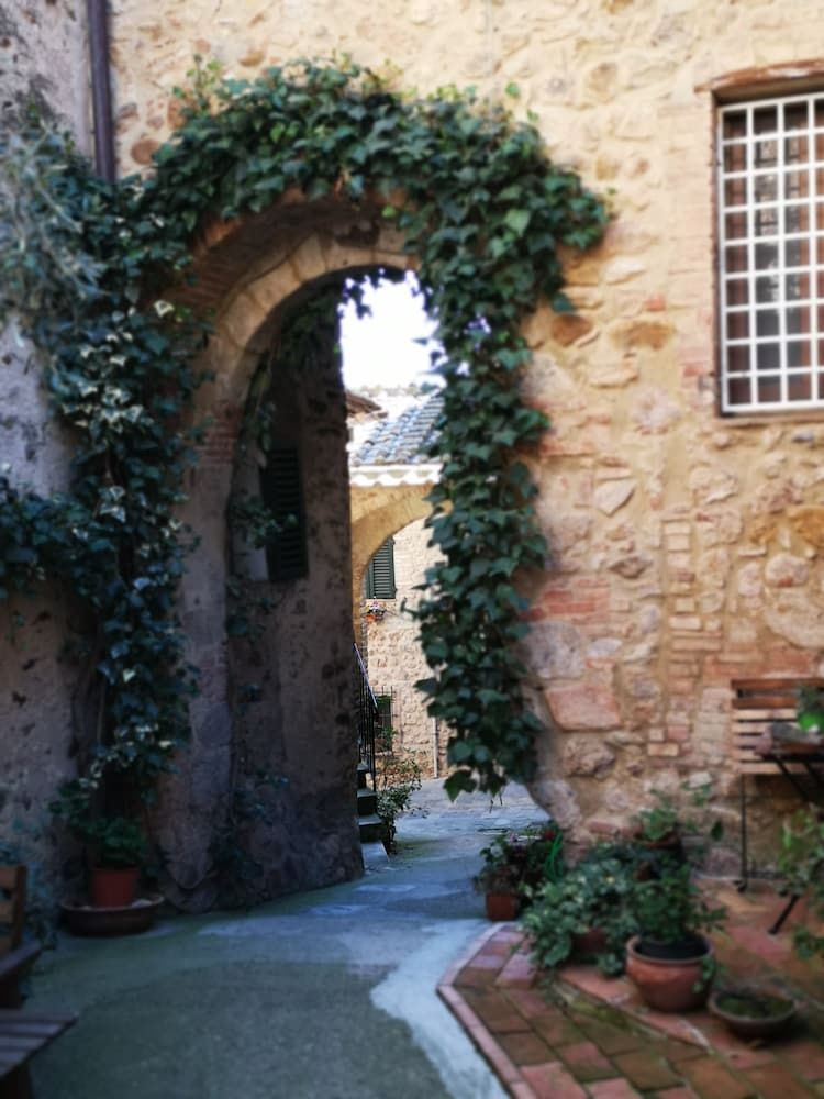 L'Antico Borgo di Torri 1