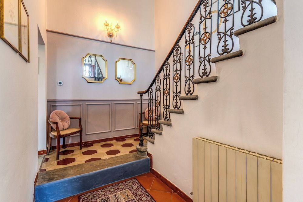 AwesHome Villa Tower 2