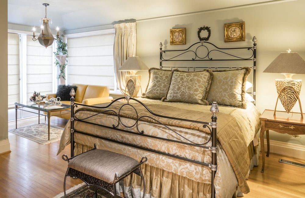 Crystal's View Bed & Breakfast