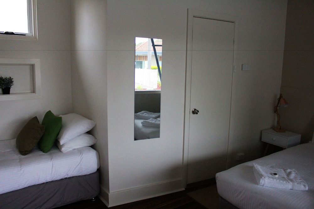 Belmont Palms Motel 3