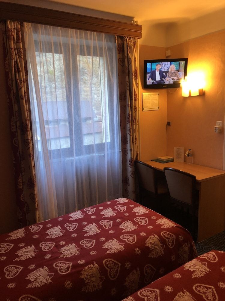 Hôtel Le Perce Neige 3