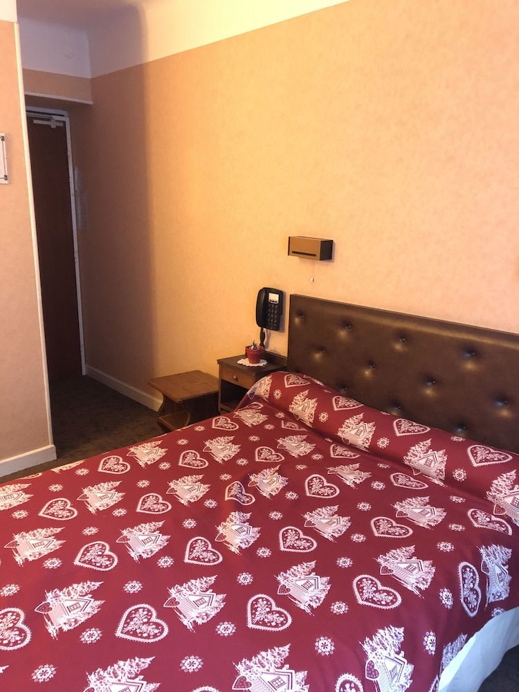 Hôtel Le Perce Neige 2