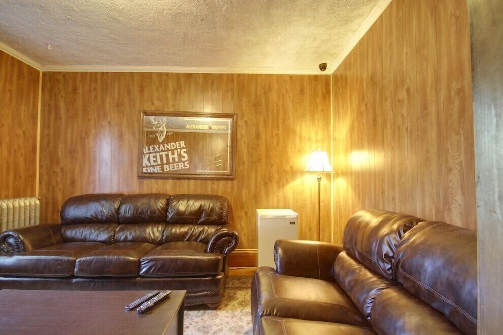 Auberge Ayers Cliff 2