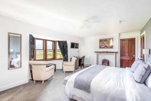 Grey Harlings Rooms 2